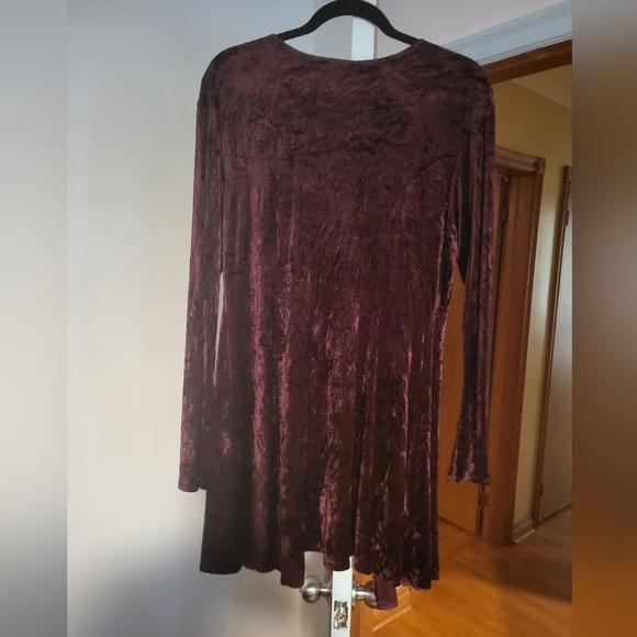 VINTAGE BURGUNDY VELVET TOP - Picture 3 of 4